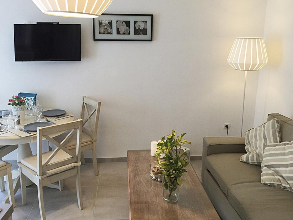 Lavish Suites Agios Ioannis Diakoftis Buitenkant foto