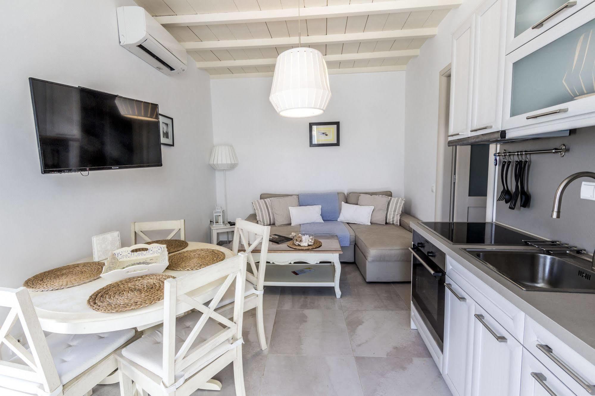 Lavish Suites Agios Ioannis Diakoftis Buitenkant foto